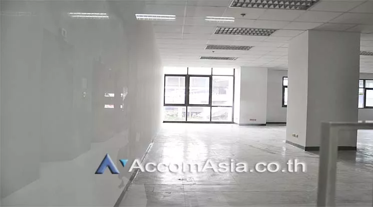  1  Office Space For Rent in Charoennakorn ,Bangkok BTS Krung Thon Buri at Thai Sri Tower AA13896